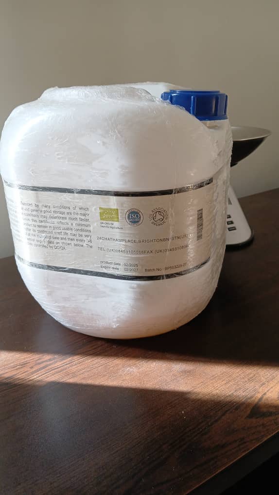 روغن گیاهی جوجوبا در ظرف قطره چکان شیشه ای قهوه ای روغن جوجوبا NHR انگلیس اصل